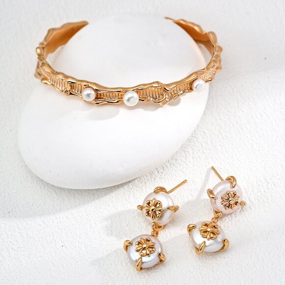 ✨ Artisan Original Design Fleur de Lis Coin Pearl Drop Earrings | S925 - Picture 3 of 4